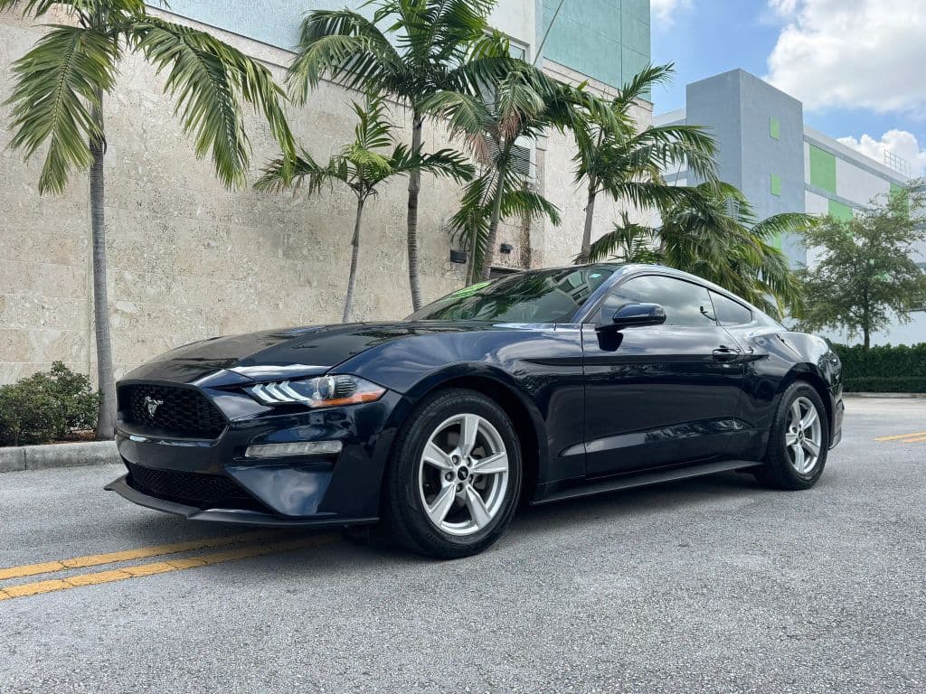 2021 Ford Mustang — photo 1