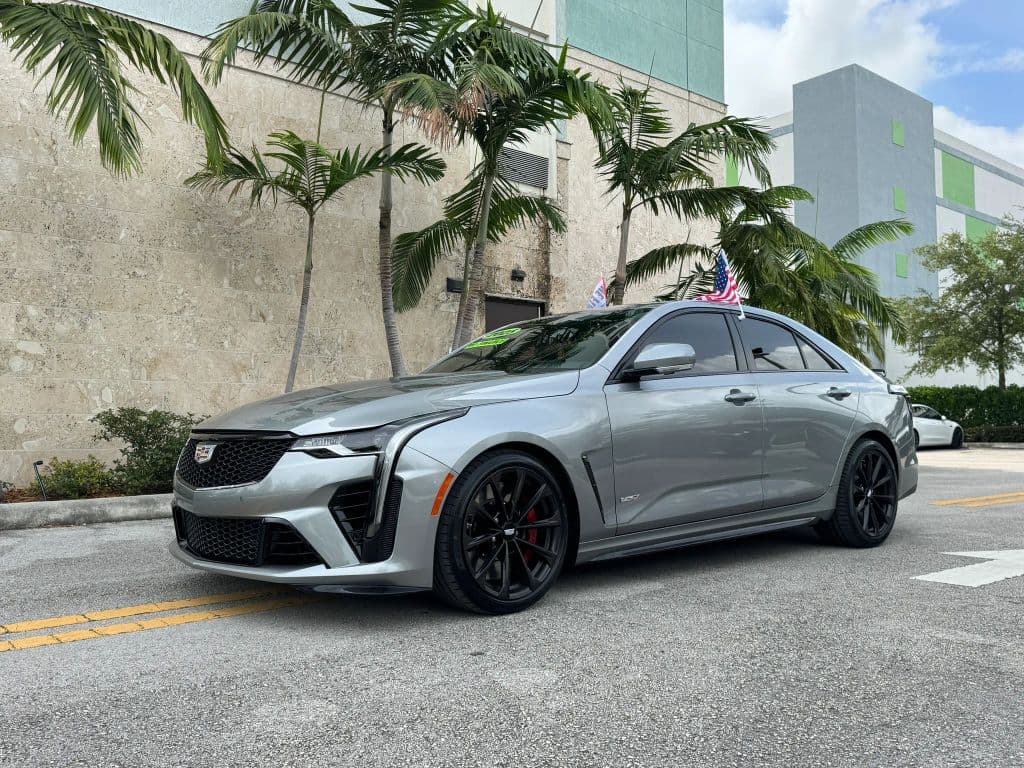 2025 Cadillac Ct4 V — photo 1