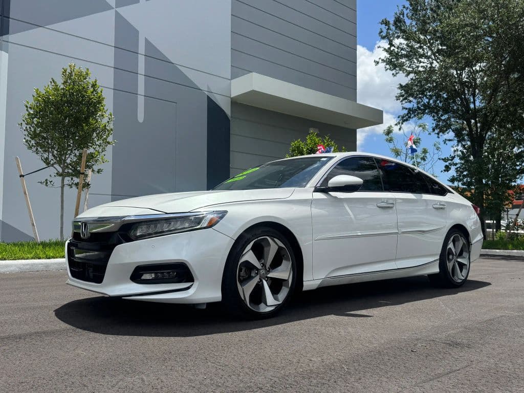 2020 Honda Accord — photo 1