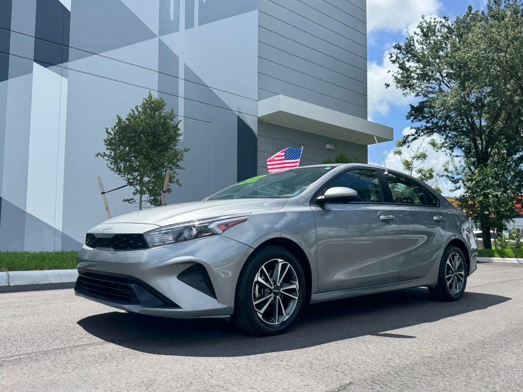 2023 Kia Forte — photo 1