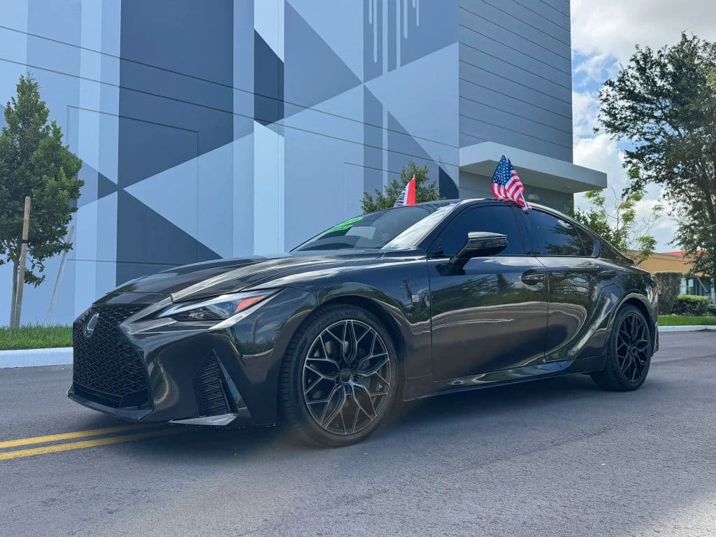 2025 Lexus Is — photo 1