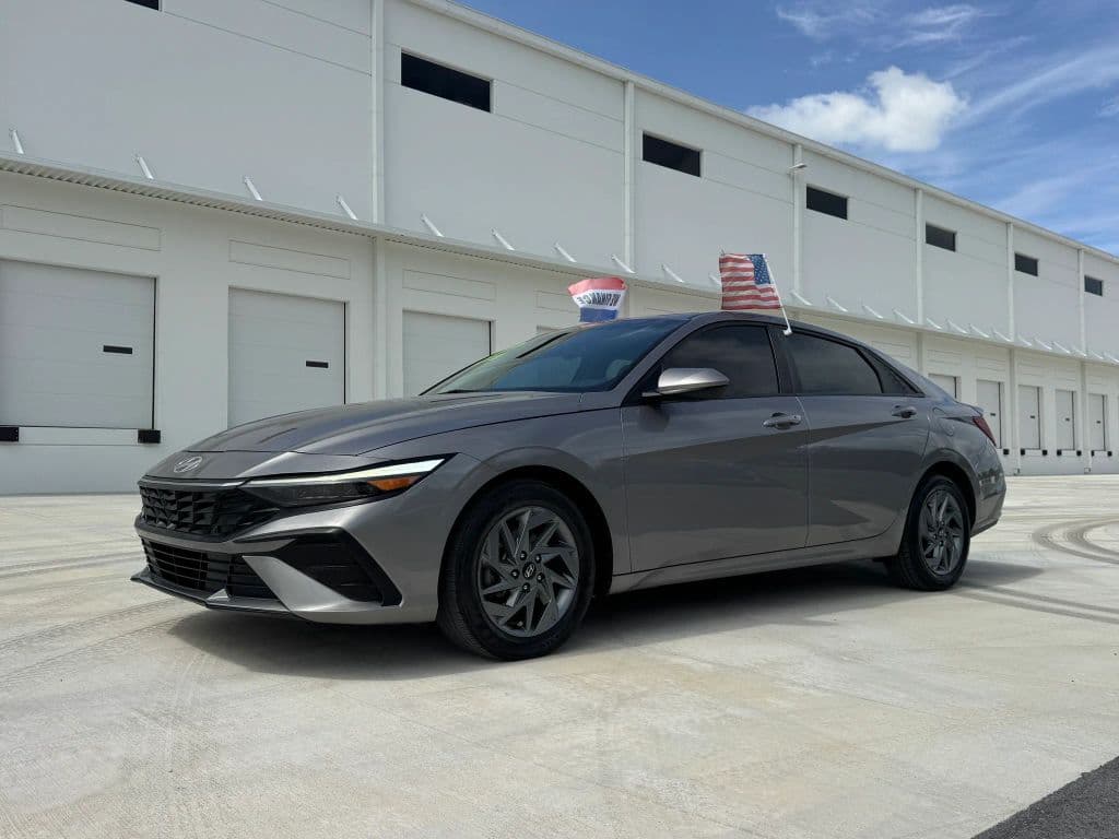 2024 Hyundai Elantra — photo 1