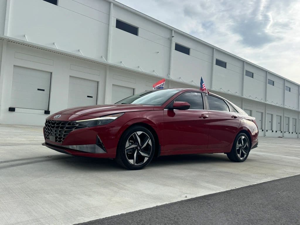 2022 Hyundai Elantra — photo 1